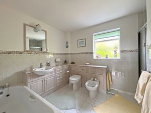 Photo 19- click for photo gallery